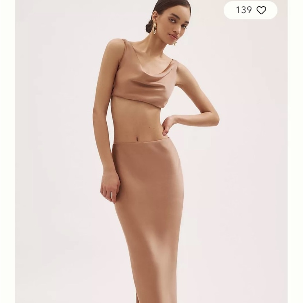 Sleek Satin Crop Top - Picture 3 of 10